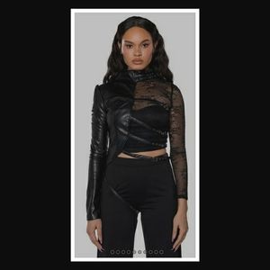 💋AKIRA PRETTY RECKLESS FAUX LEATHER HALF THERE TOP IN BLACK!!!